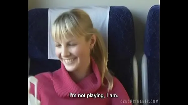 Beste Czech streets Blonde girl in train fijne buis