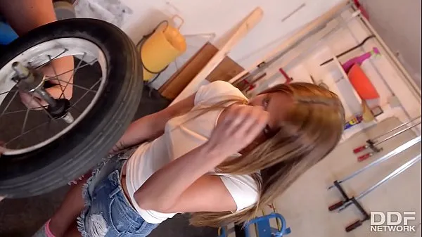 Best Sexy Teen in Knee High Socks Rides Cock in a Repair shop fine Tube
