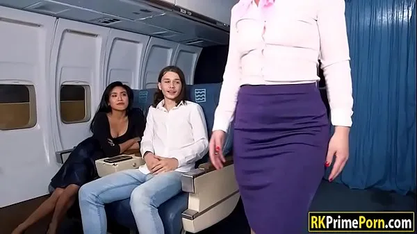 A legjobb Flight attendant Nikki fucks passenger finom cső