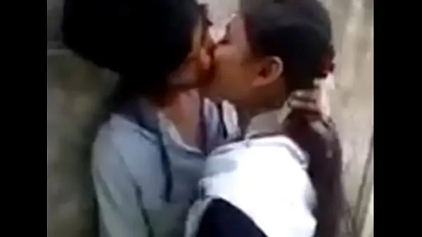 Hot kissing scene in college Tiub halus terbaik