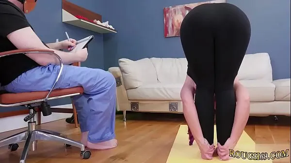 Nejlepší Doctor and teen girl anal machine bondage hd Ass- Yogajemná trubice