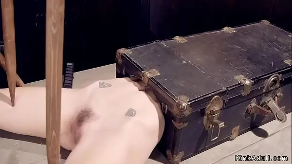 A legjobb Blonde slave laid in suitcase with upper body gets pussy vibrated finom cső
