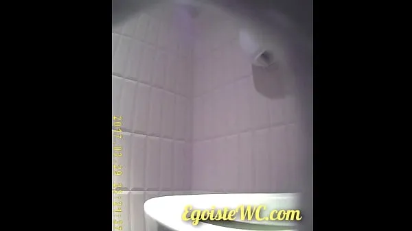 Nejlepší The camera in the women's toilet filmed the beautiful vaginas of girls close-upjemná trubice