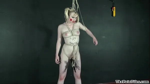 Bedste Bizarre lesbian bondage and blonde fetish model Satine Spark lezdom humiliation fine rør