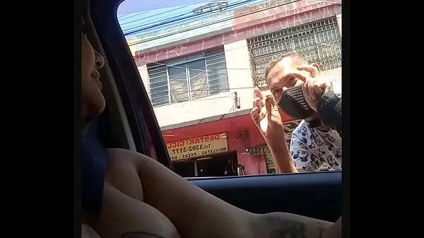 Beste Mary cadelona wife showing off in the car through the streets of São Paulo showing her tits on the sidewalk in broad daylight in the capital of São Paulo, husband close fine rør