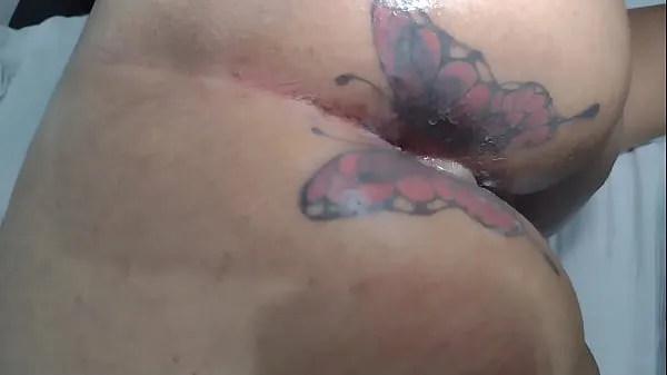 MARY BUTTERFLY happy and smiling being pulled up and fucked by friend without a condom, clogs the ass of cum that comes to flow, all this in front of the corninho that films everything Ống tốt nhất