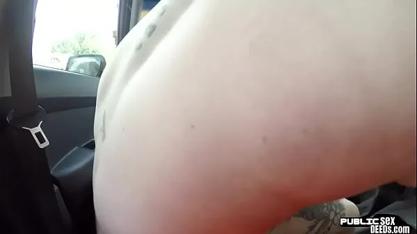 Bästa Cowgirl curvy MILF public pussyfucked in car outdoor finröret