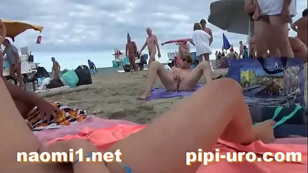 Beste girl masturbate on beach fijne buis
