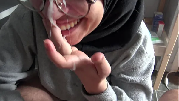 Bästa A Muslim girl is disturbed when she sees her teachers big French cock finröret